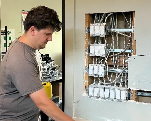 we install plug outlets and circuits